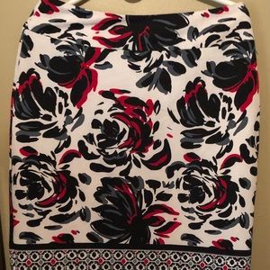 Black and white Cato flowered skirt